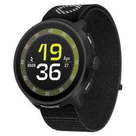 SUUNTO Run AMOLED display for crisp training metrics