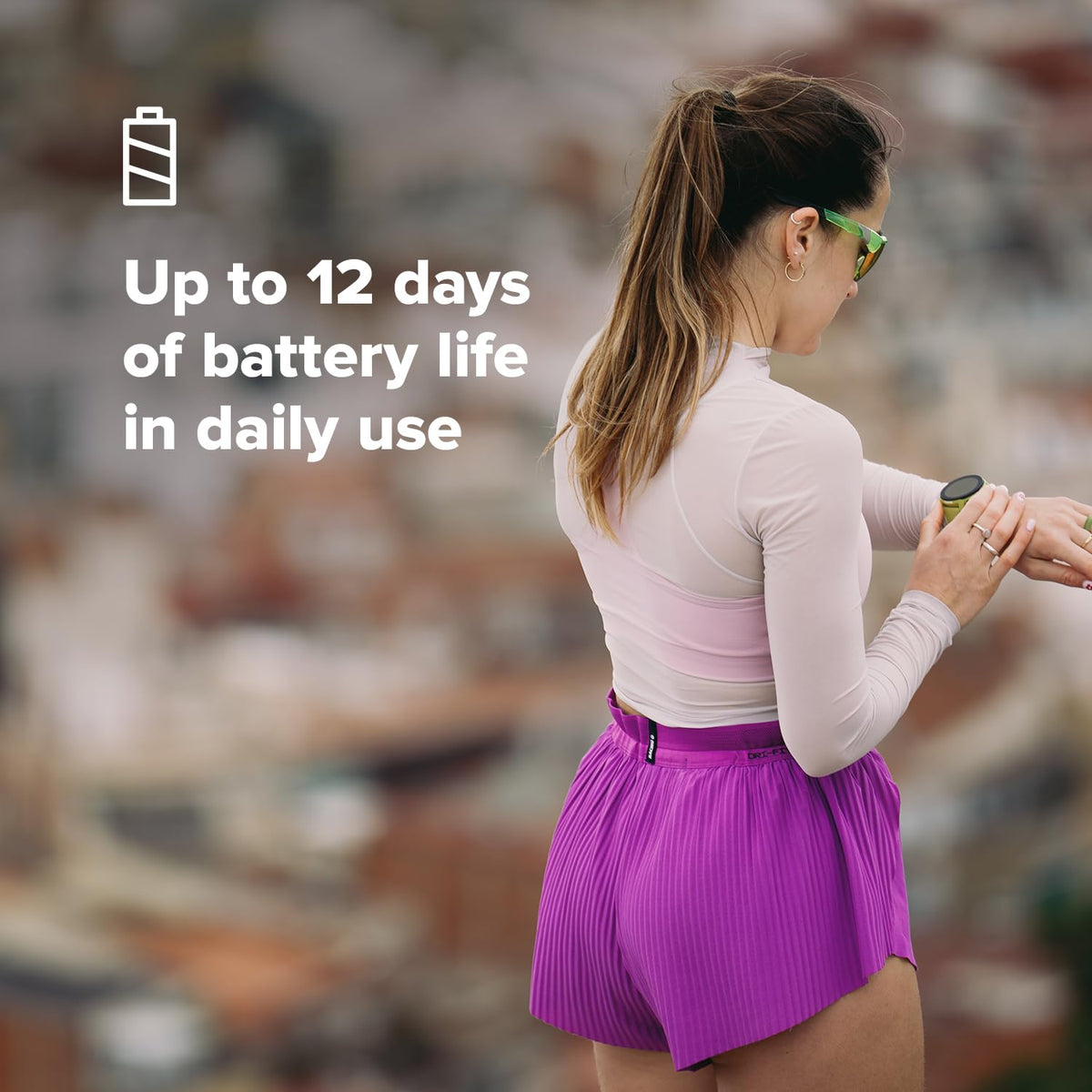 Battery life graphic showing 12 days daily use and 21 hours GPS training