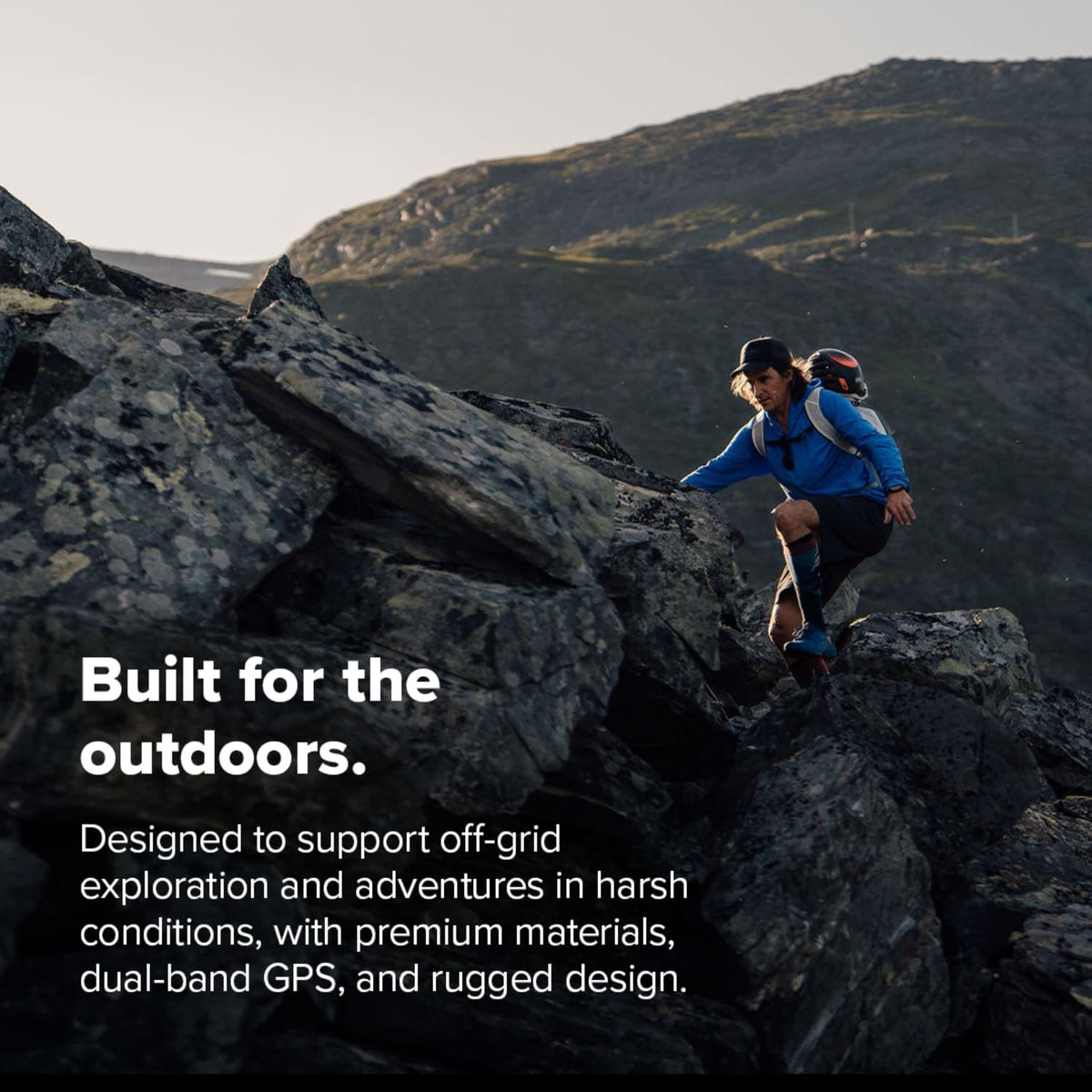 SUUNTO Vertical 2 LED flashlight aids night navigation