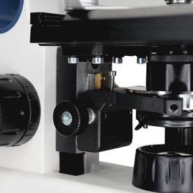 Swift SW400 four wide-band objectives deliver high contrast and resolution.