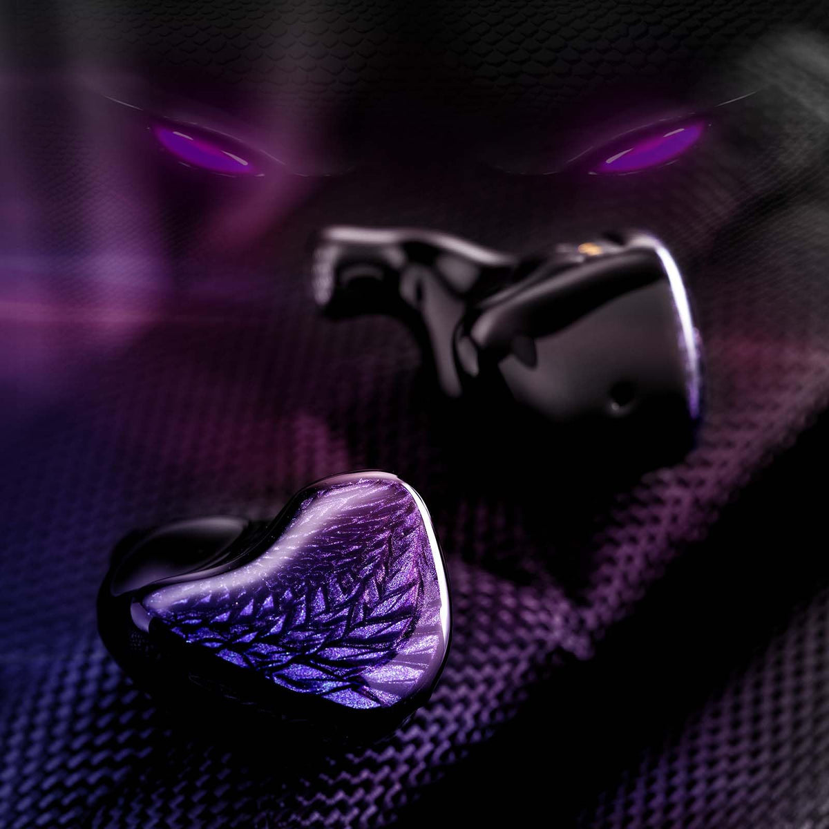 Wyvern Black faceplate gradient adds premium aesthetics and visual intrigue.