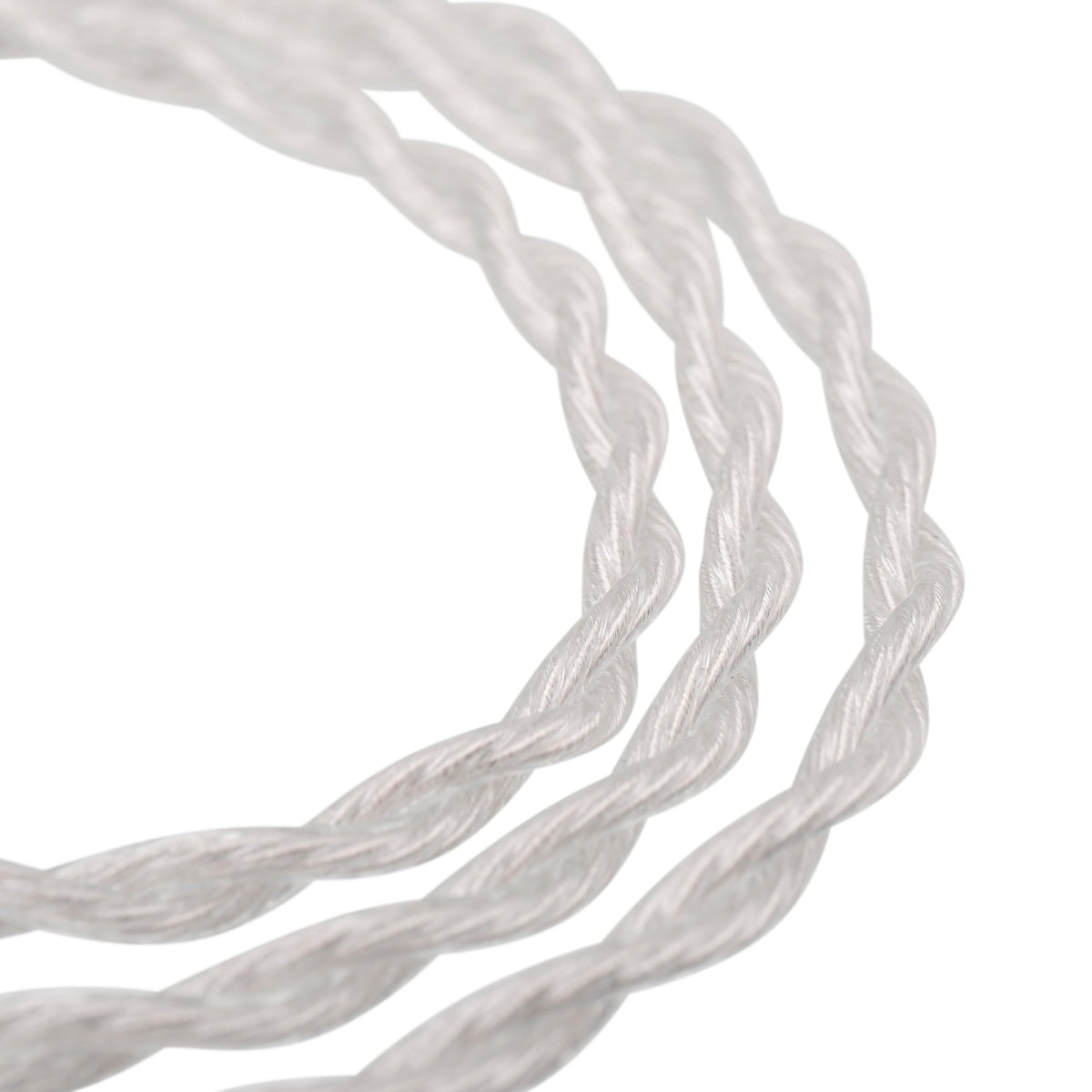 syeindunce silver-plated cable and 3.5mm connector demonstrating clean signal and upgradeability