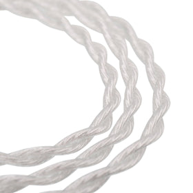 syeindunce silver-plated cable and 3.5mm connector demonstrating clean signal and upgradeability