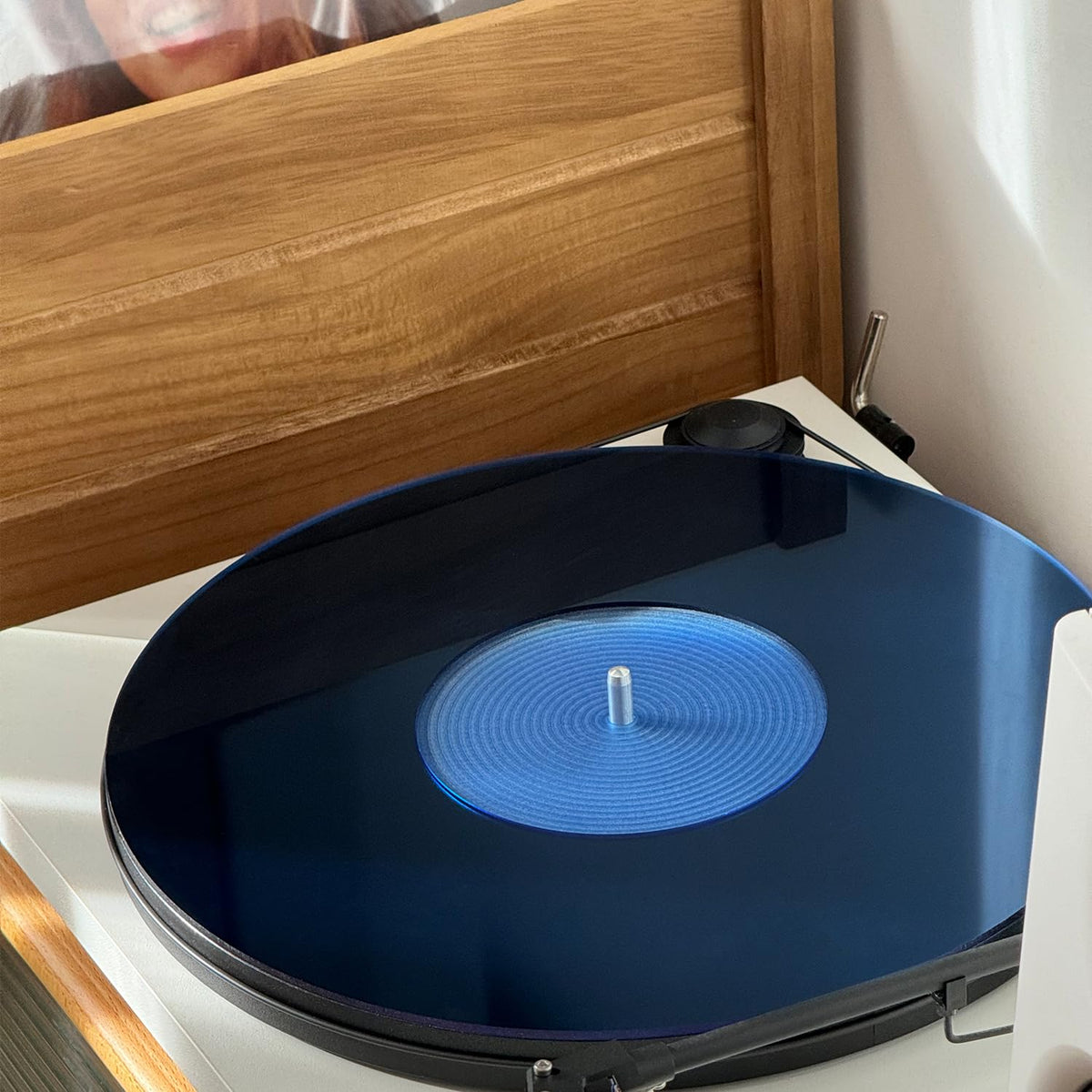 TAKMORK blue acrylic close-up highlights anti-static surface