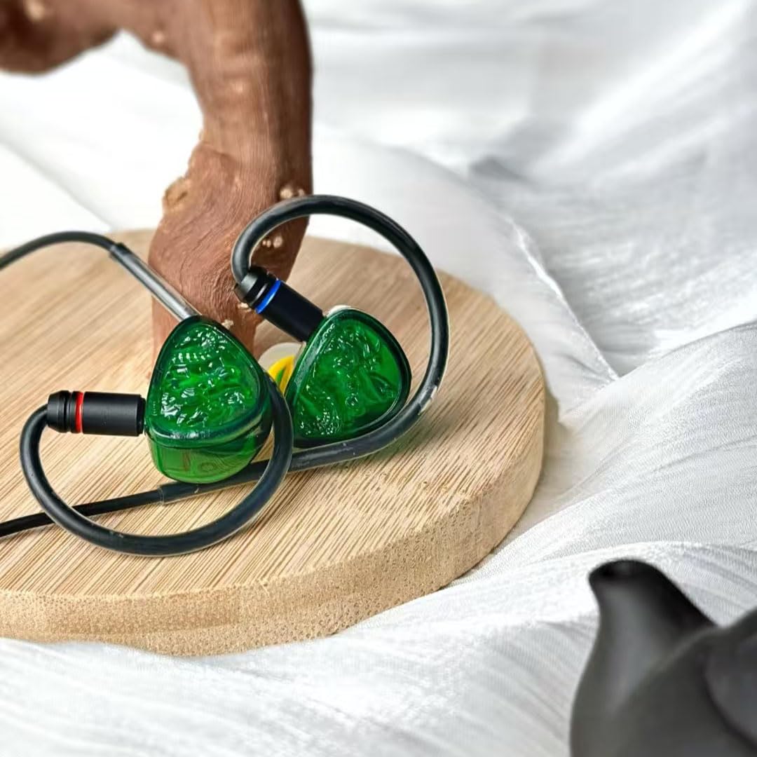 TANGZU Wan'er S.G II Emerald Dragon Tang Sancai Wide Bore eartips improve clarity.