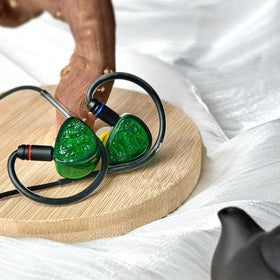 TANGZU Wan'er S.G II Emerald Dragon Tang Sancai Wide Bore eartips improve clarity.