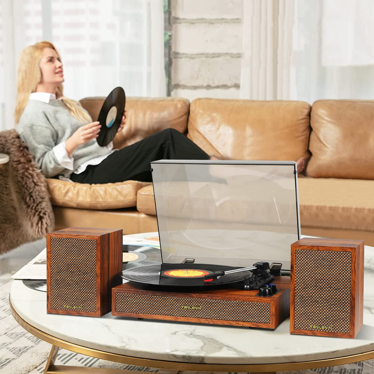 TANLANIN dust cover keeps records and platter clean during storage.
