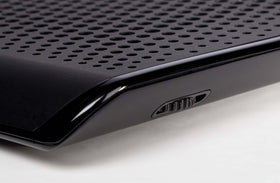 Targus Chill Mat HD3 elastomer feet underside showing non-slip stability benefit