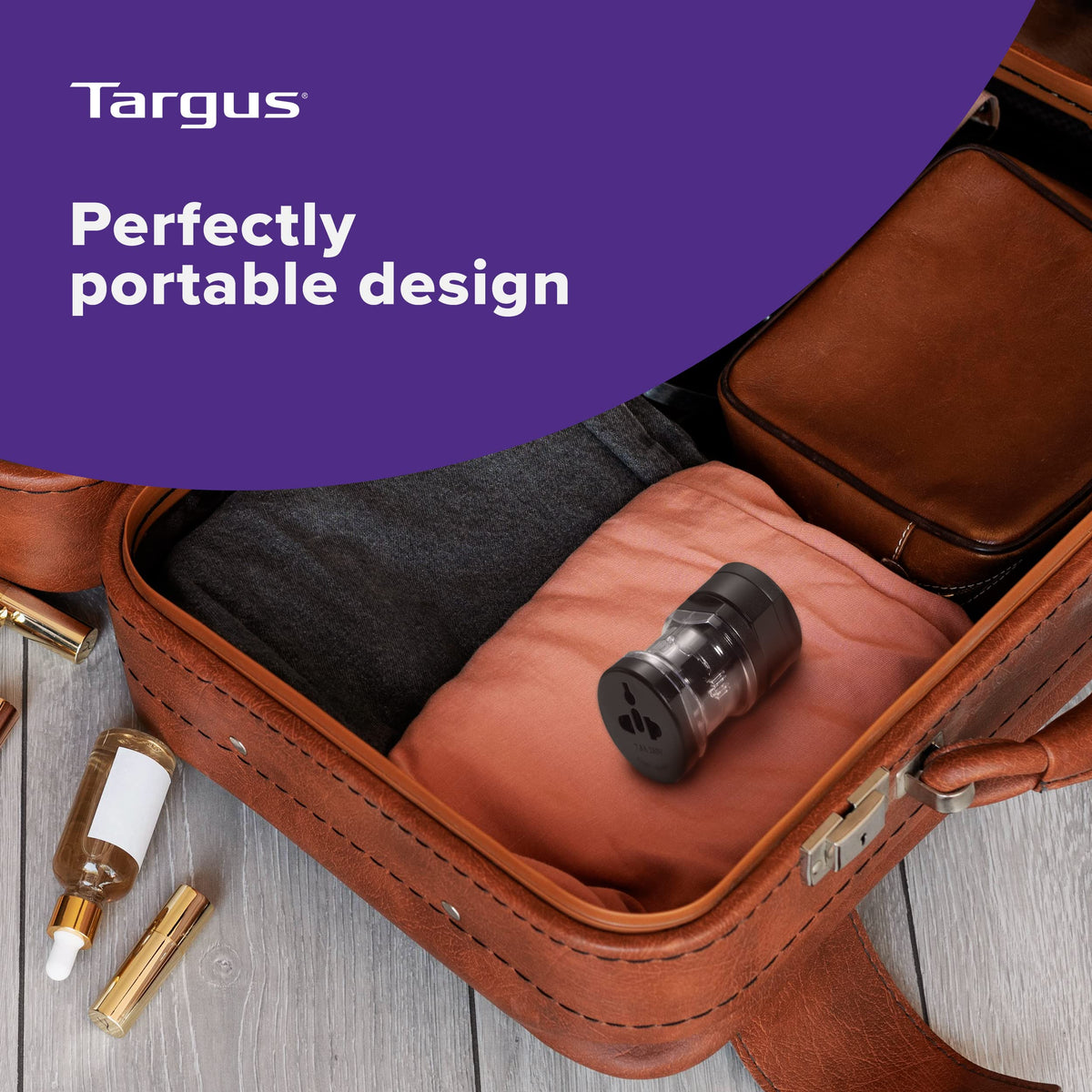 Break-apart design of the Targus adapter aids versatile packing configurations.