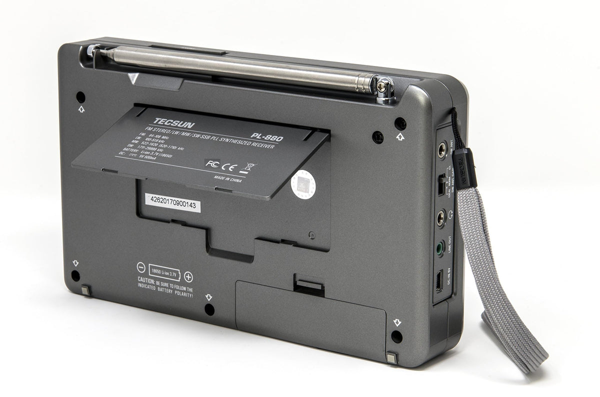 TECSUN PL880 with SSB reception detail for precise voice signals