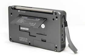 TECSUN PL880 with SSB reception detail for precise voice signals