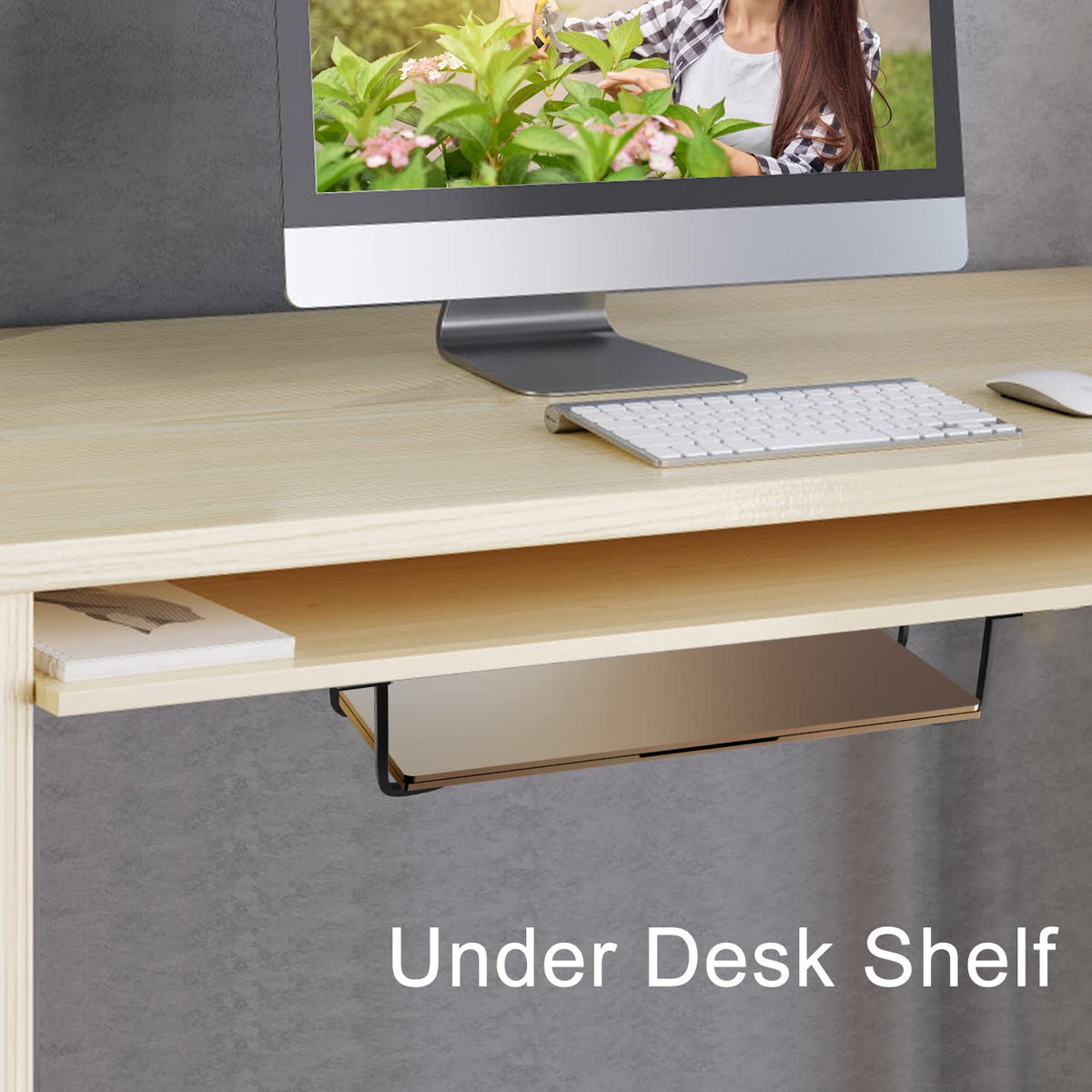 Teridokor in a clean desk lifestyle scene enhancing workspace tidiness