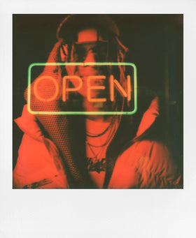 Polaroid GO cloth included for clean, crisp photo edges