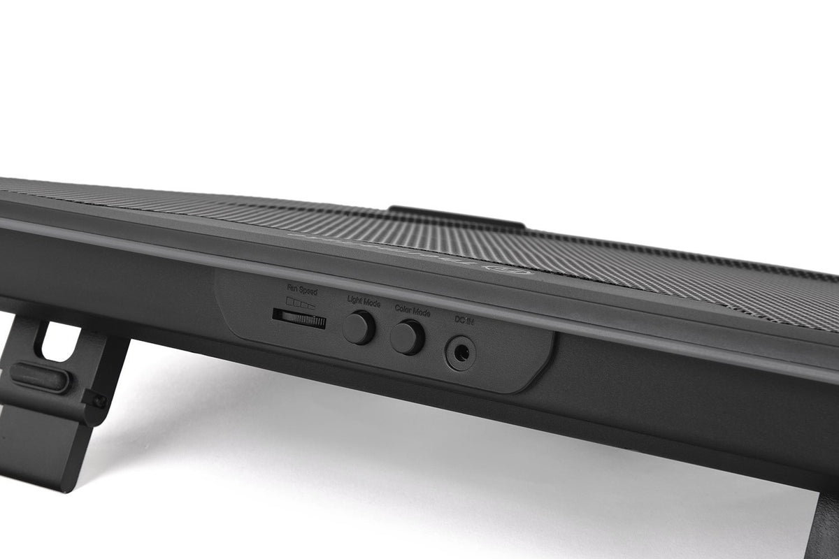 Thermaltake Massive 20 RGB supports laptops up to 19 inches for versatile use.