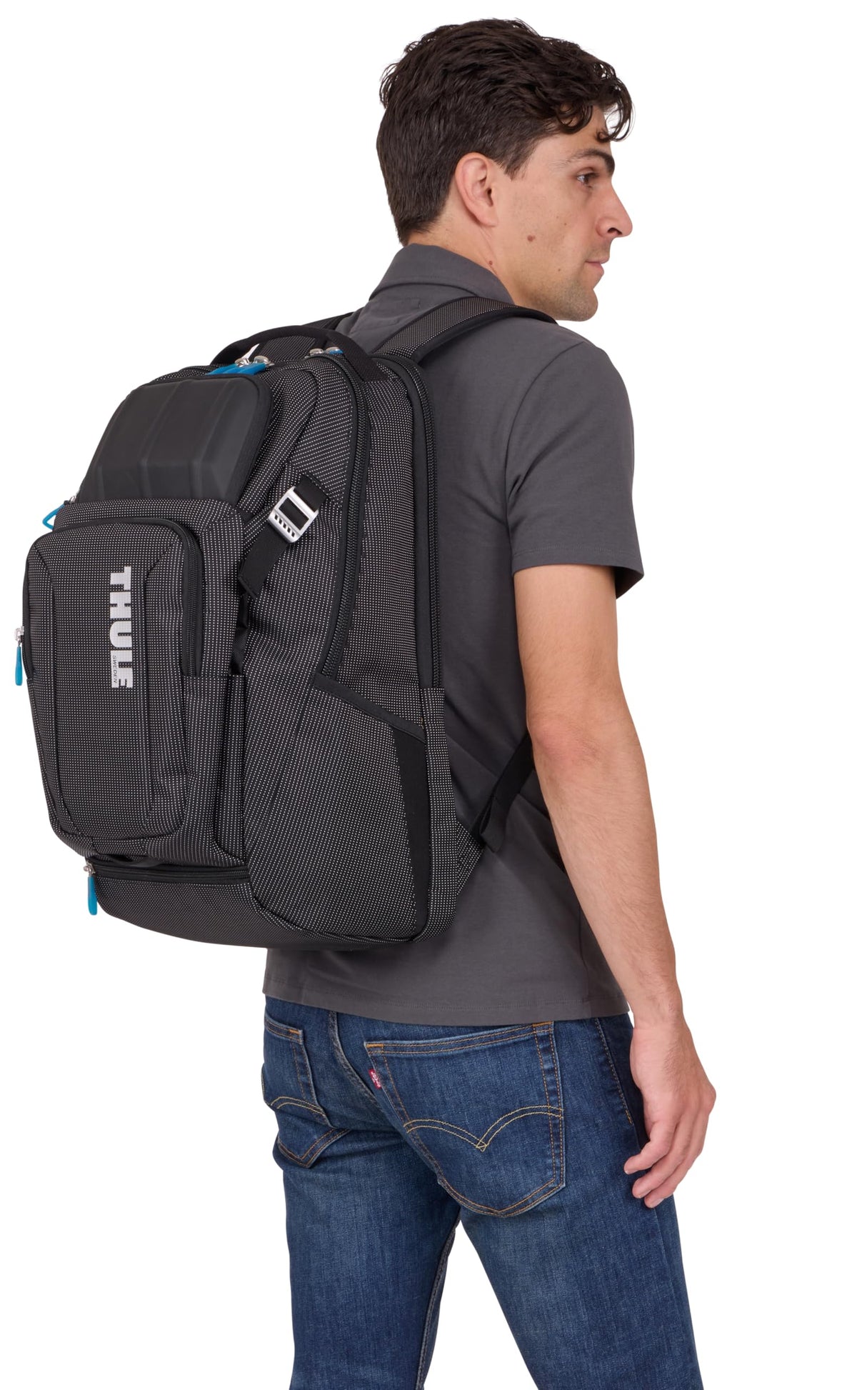 Thule Crossover 32L back panel highlights ergonomic straps for extended wear