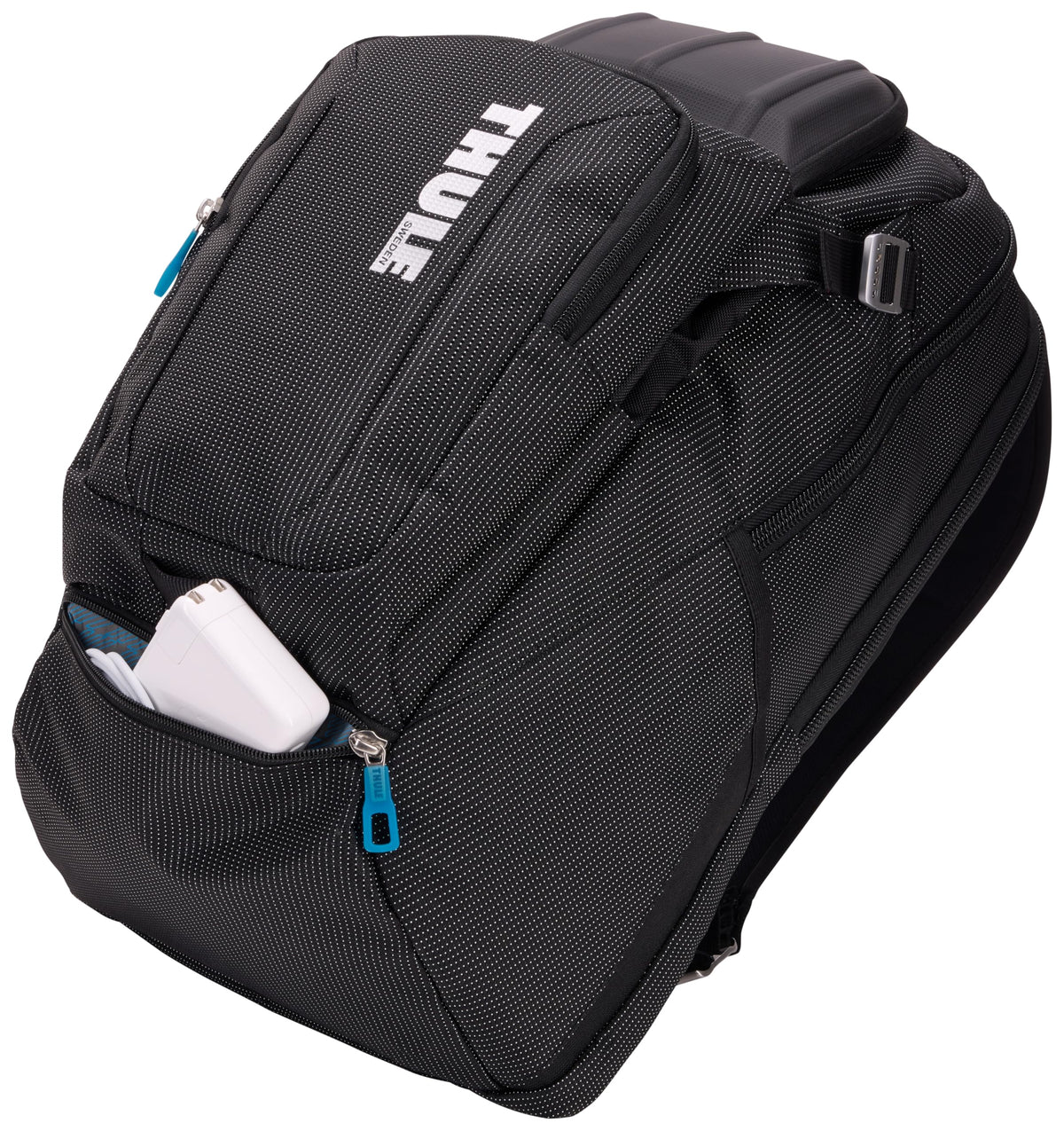 Thule Crossover 32L spacious interior organization for easy access