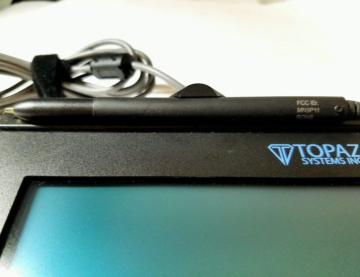 Topaz SignatureGem backlit LCD supports signing in low light.
