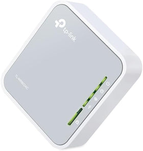 TP-Link TL-WR902AC USB port close-up showing file-sharing and 5V/1A charging capability