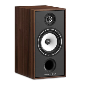 Triangle Borea BR04 room setup demonstrates immersive stereo in home environments.