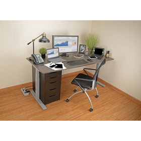 TRIPP LITE Isobar8 Ultra flat plug fits tight wall and furniture gaps.