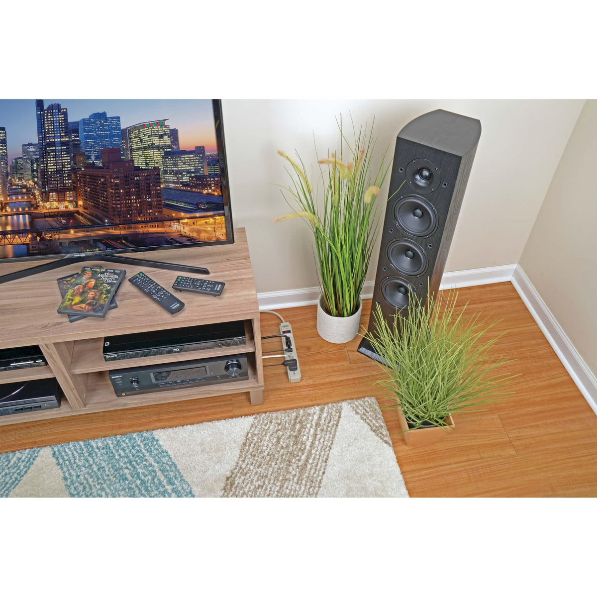 TRIPP LITE TLP604 wall or under-desk mounting with keyhole tabs
