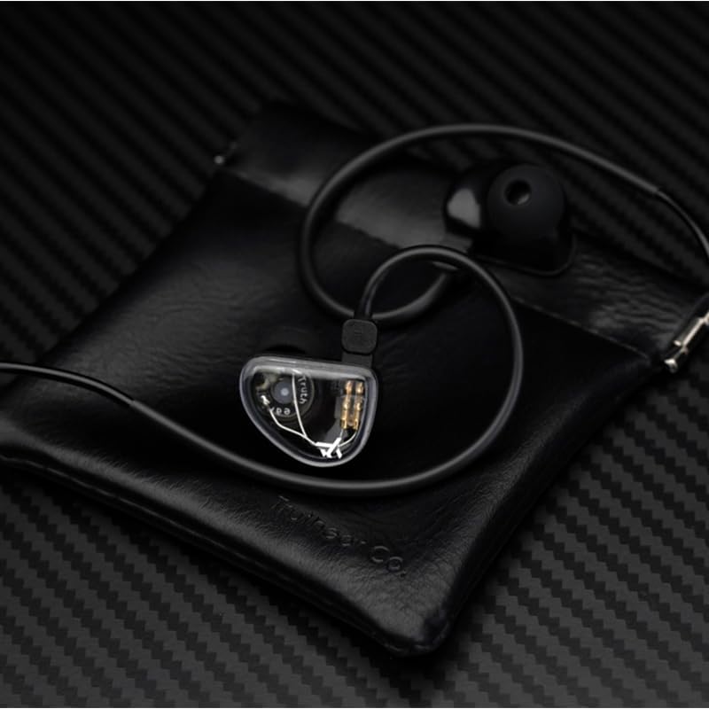 TRUTHEAR GATE PC-ABS cavity keeps the IEM lightweight and sturdy.