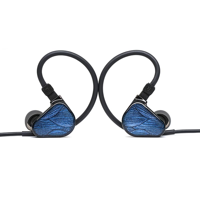 TRUTHEAR ZERO:BLUE2 cable close-up highlights copper-silver plated coaxial design for clarity.