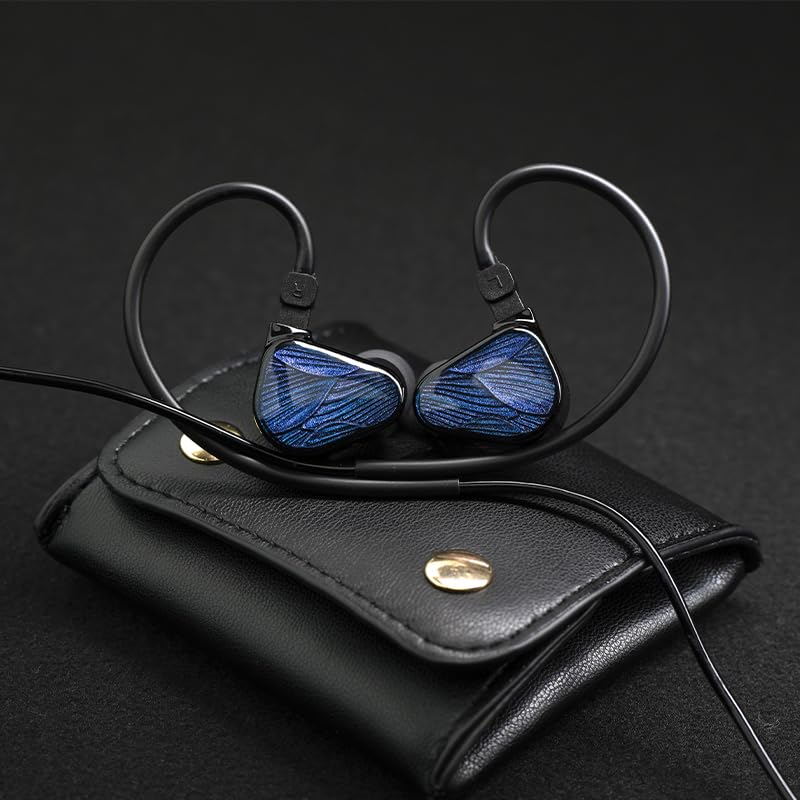 TRUTHEAR ZERO:BLUE2 mic cable option enables calls and gaming performances.