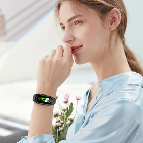 TumpCez gift-ready nylon straps for Amazfit Band 7, ideal for gifting