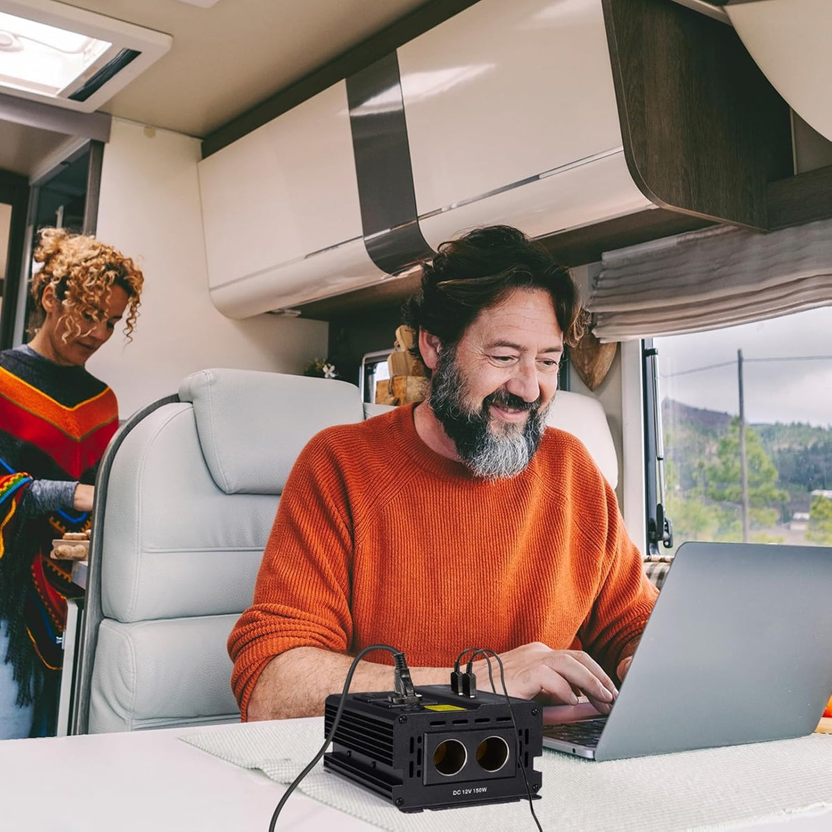 TWING 1000W inverter with USB-C PD for fast charging on the move.