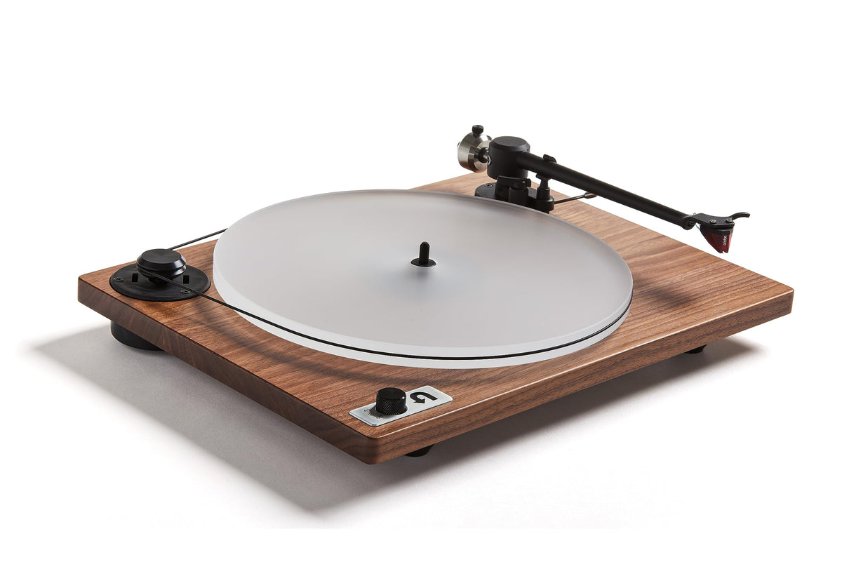 U-Turn Audio Orbit Special Gen 2 walnut top view, highlighting precise platter alignment