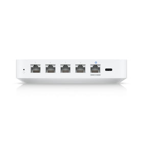 Ubiquiti Cloud Gateway Ultra USB-C power, easy single-cable deployment.