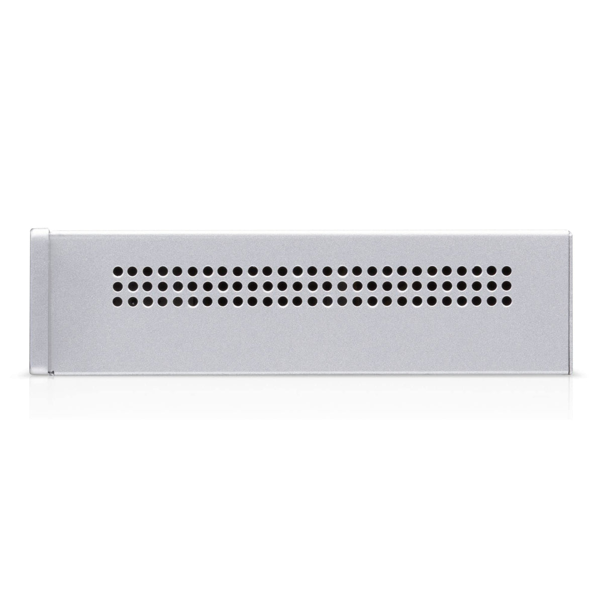 Ubiquiti USG-PRO-4 cable management area enables clean wiring layouts