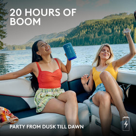 EVERBOOM IP67 waterproof and floatable for poolside listening.