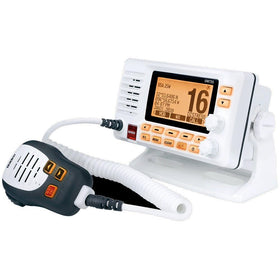 Uniden UM725 large LCD screen for easy channel viewing.