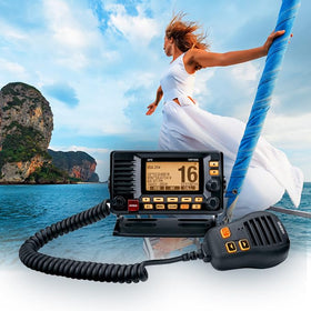 IPX8 waterproof rating protects UM725GBK on wet decks