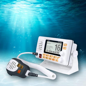 Uniden UM725GBT Bluetooth connectivity enables hands-free phone use on deck