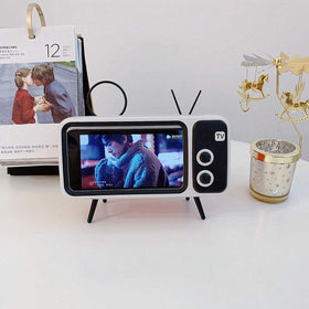 UnnFiko Bluetooth speaker close-up highlighting high-quality sound.