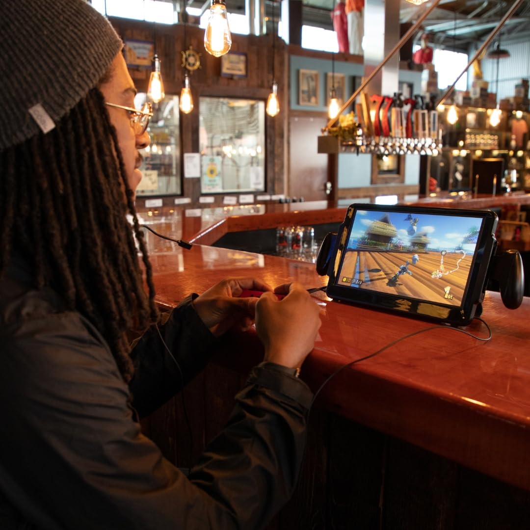Up-Switch Orion supports PS5, Xbox, laptop, and smartphone connections