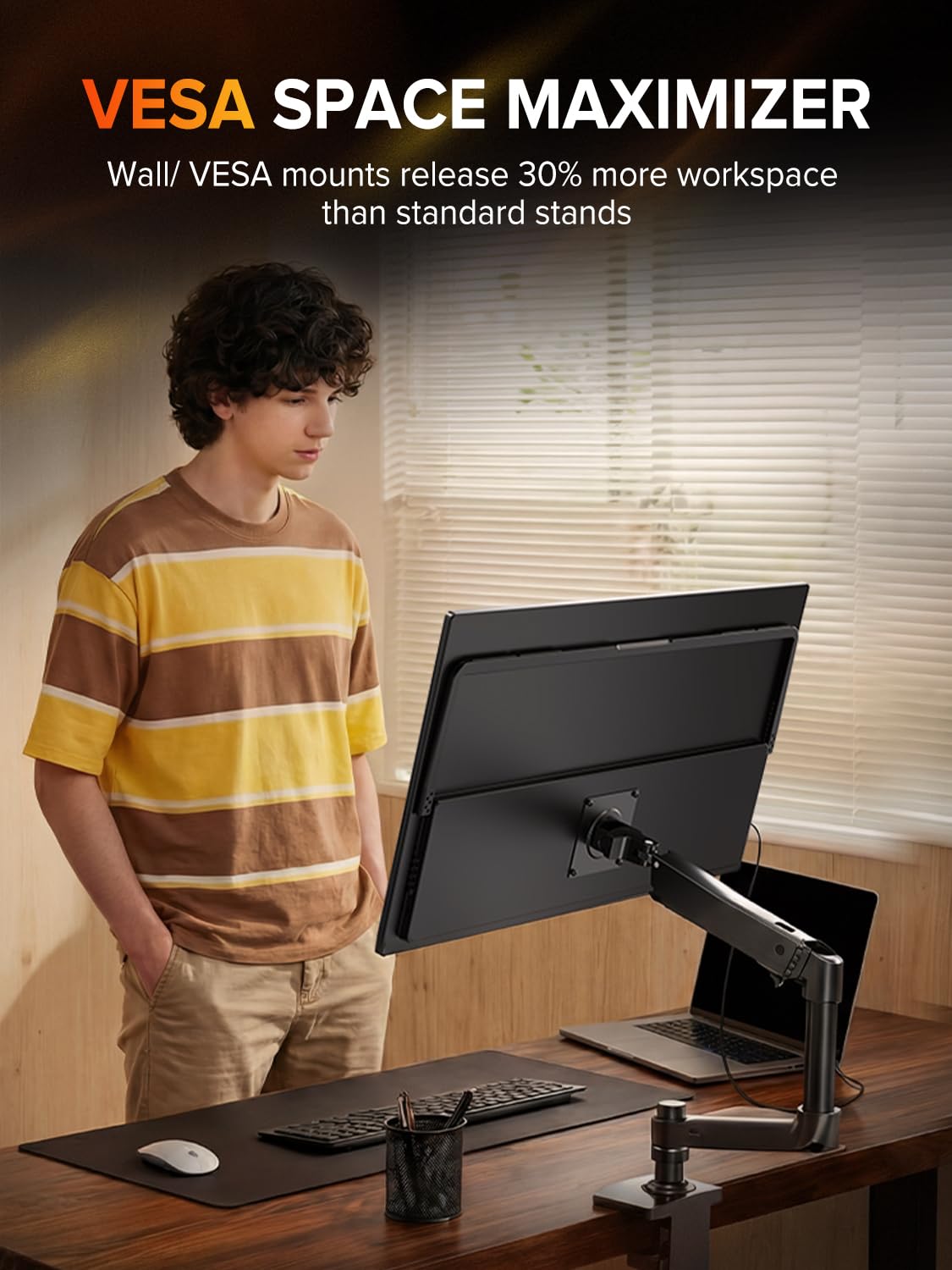 Travel-ready UPERFECT monitor with included carry case.