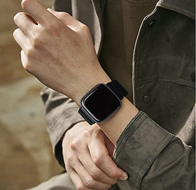 URU Shield Versa band showing tool-free installation on Versa.