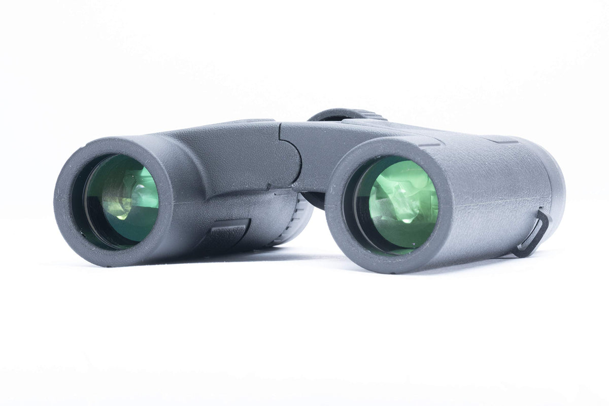 Vanguard Vesta 10x25 lightweight, durable housing for field use.