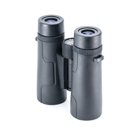 Twist-out eyecups on Vesta 8420 provide comfortable viewing with or without glasses.