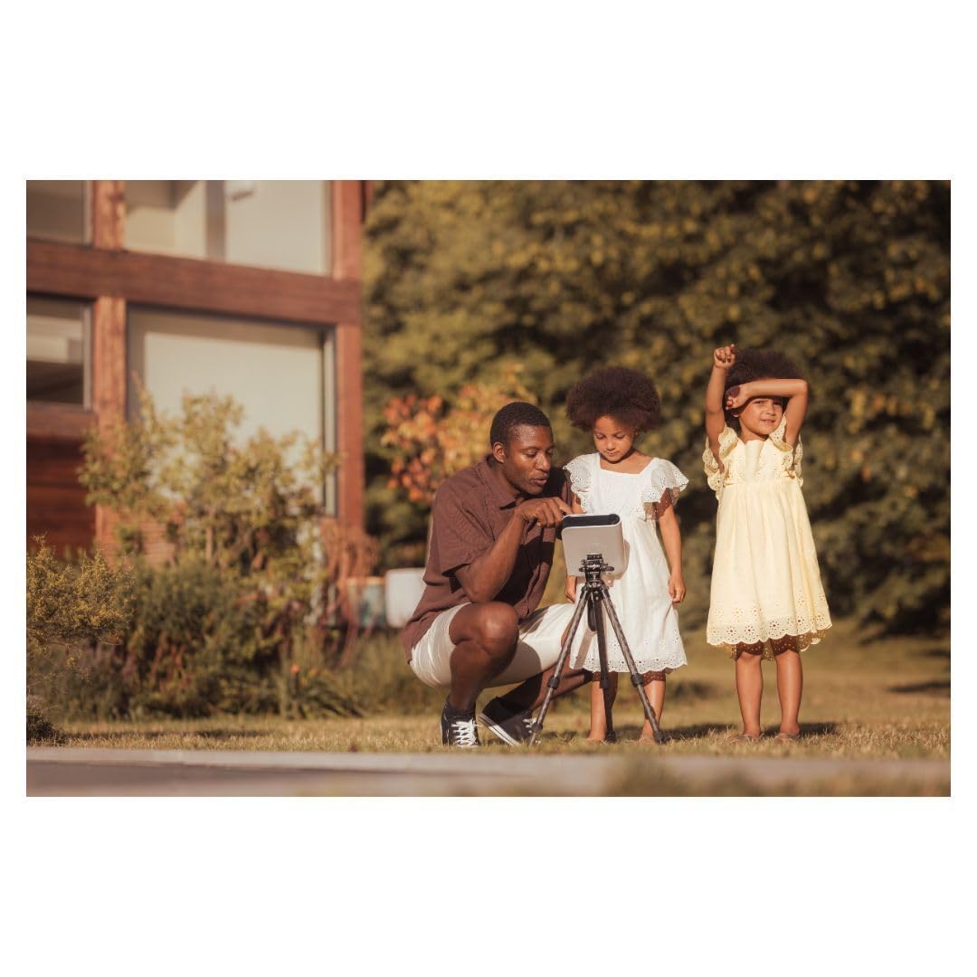 Outdoor stargazing with Vaonis Hestia is portable and convenient.