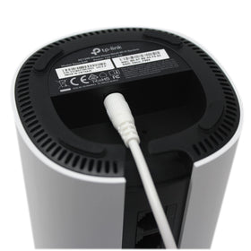 Vebner power cord for TP-Link Deco M5 illustrating stable installation