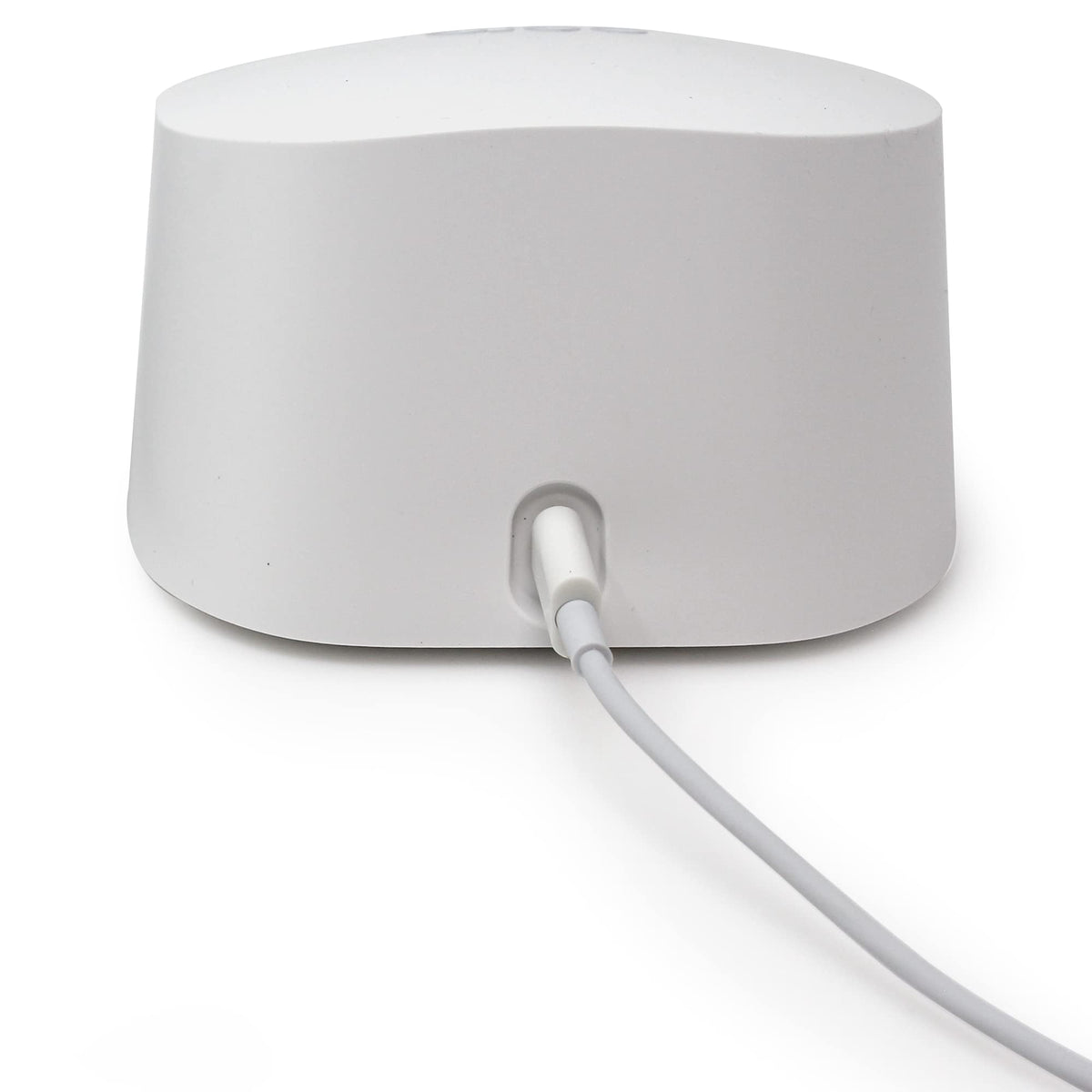 Vebner six-foot power cord extends from router to outlet with ample reach.