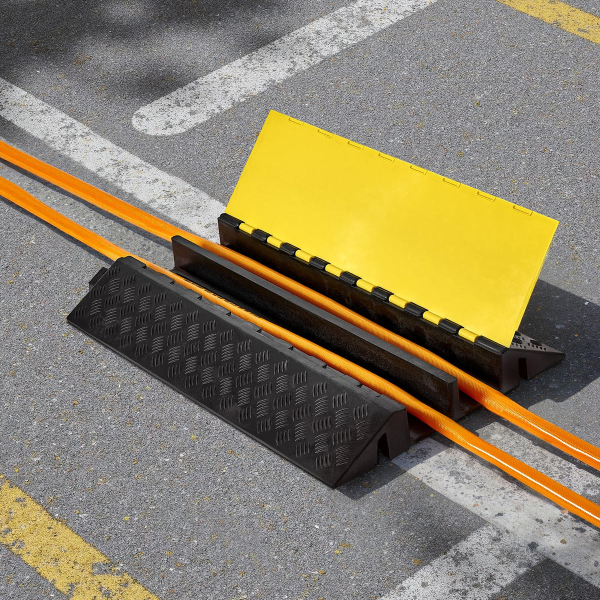 VEVOR construction site deployment safely secures tools and power lines.