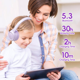 vinamass worn by child in classroom setting showing mic in use and benefit clear online lessons