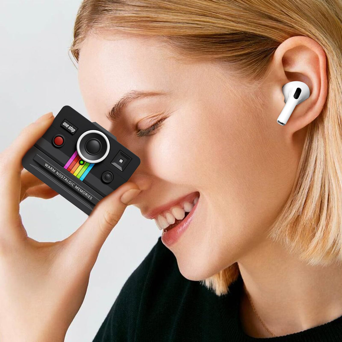 Visoom AirPods Pro 3 case supports wireless charging without removal.