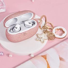 VISOOM four-leaf-clover charm detail on keychain adding a fashionable, secure carry benefit